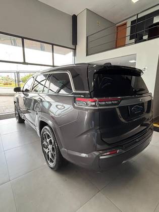 JEEP COMMANDER 1.3 T270 TURBO FLEX OVERLAND AT6 JEEP COMMANDER 1.3 T270 TURBO FLEX OVERLAND AT6